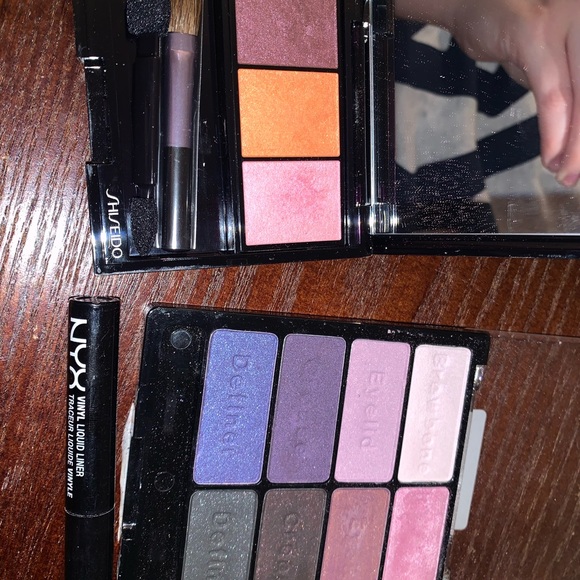 Makeup Bundle - Picture 3 of 7